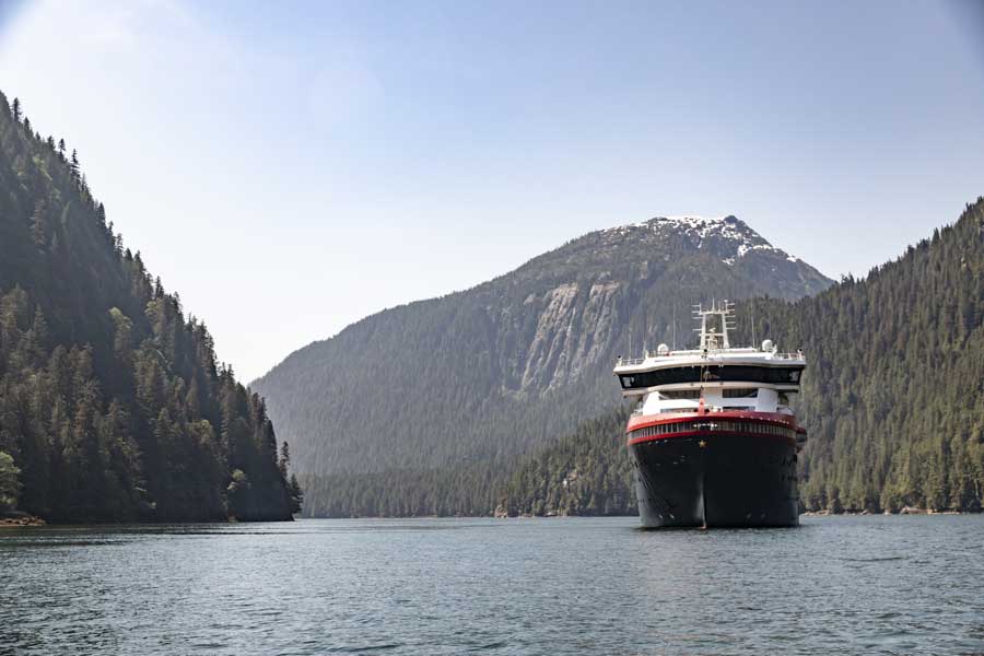 MS Roald Amundsen in Alaska