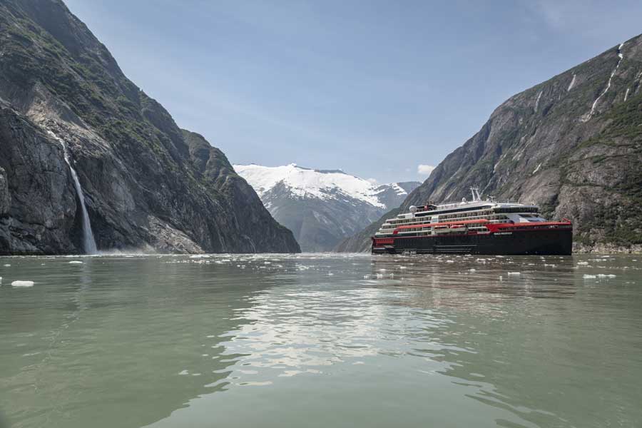 MS Roald Amundsen in Alaska