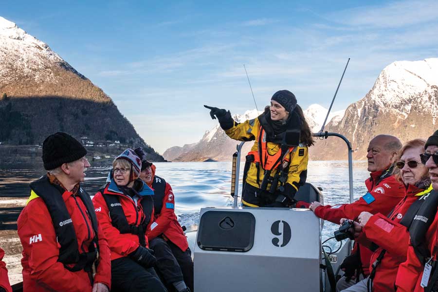 Zeer deskundige expeditie teams van HX Hurtigruten