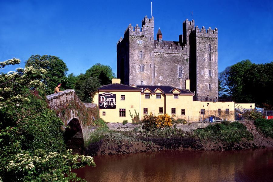 Bunratty Castle & Durty Nellies Pub