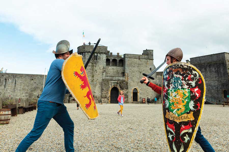 King Johns Castle Limerick - Familie Autorondreis Westkust Ierland ontdekken