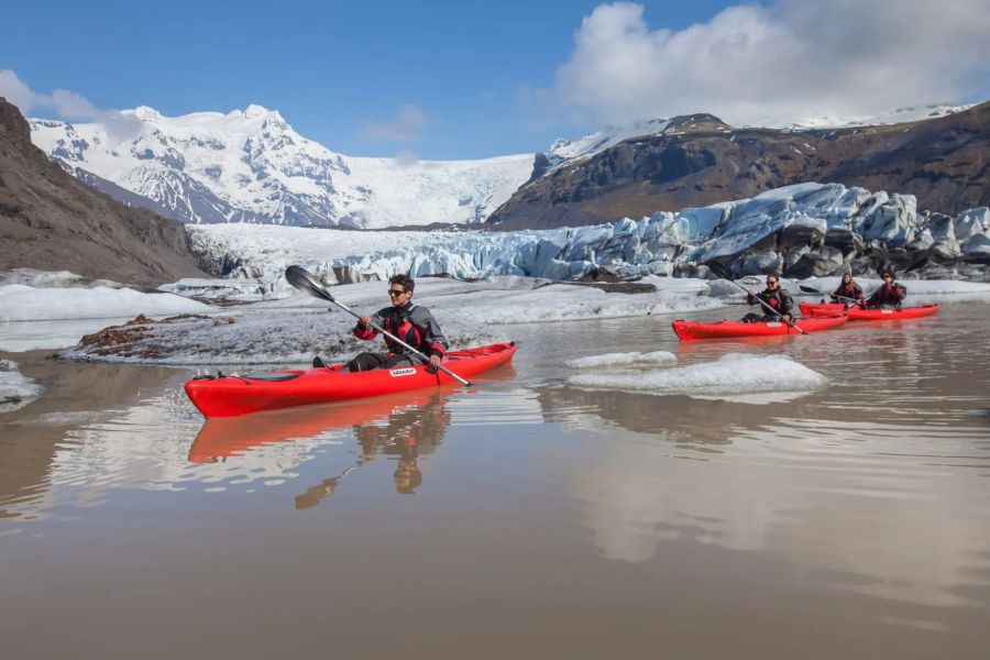 Kajakken Solheimajokull gletsjer IJsland