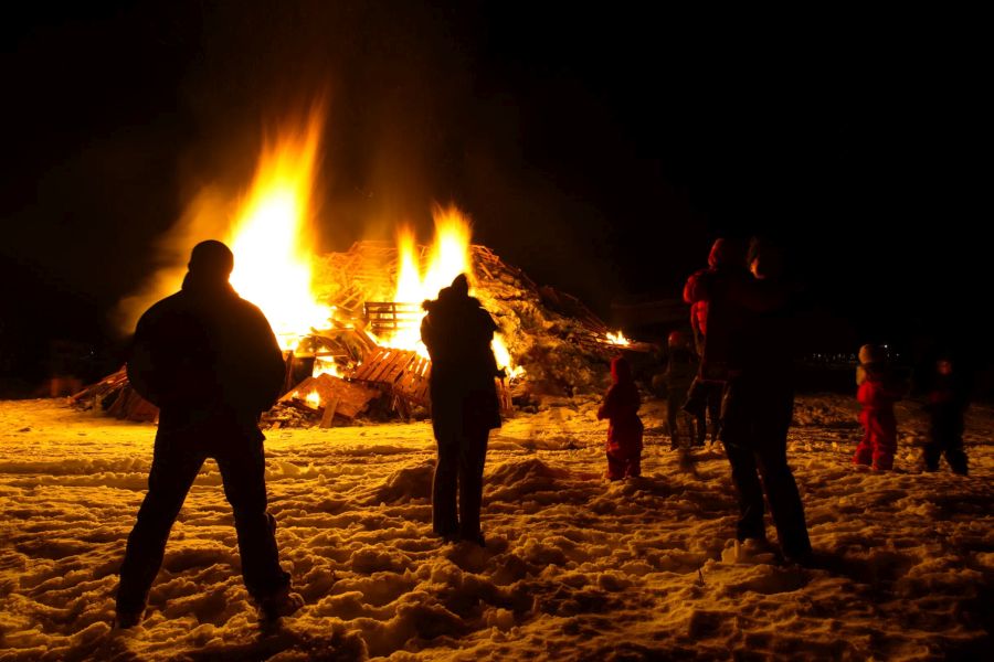 Reykjavik Oudjaarsavond Bonfire tour