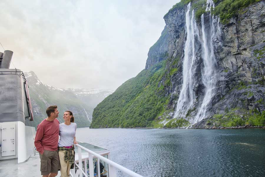 Zomer aan boord bij Hurtigruten