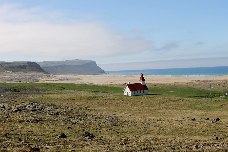 Breidavik kerkje Westfjorden IJsland